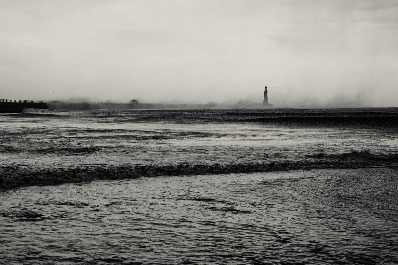 Licht der Heilung: Die faszinierende Welt der Biophotonen Lichttherapie 7 Kostenloses Stock Foto zu atmosphärisch, dramatisch, einfarbig