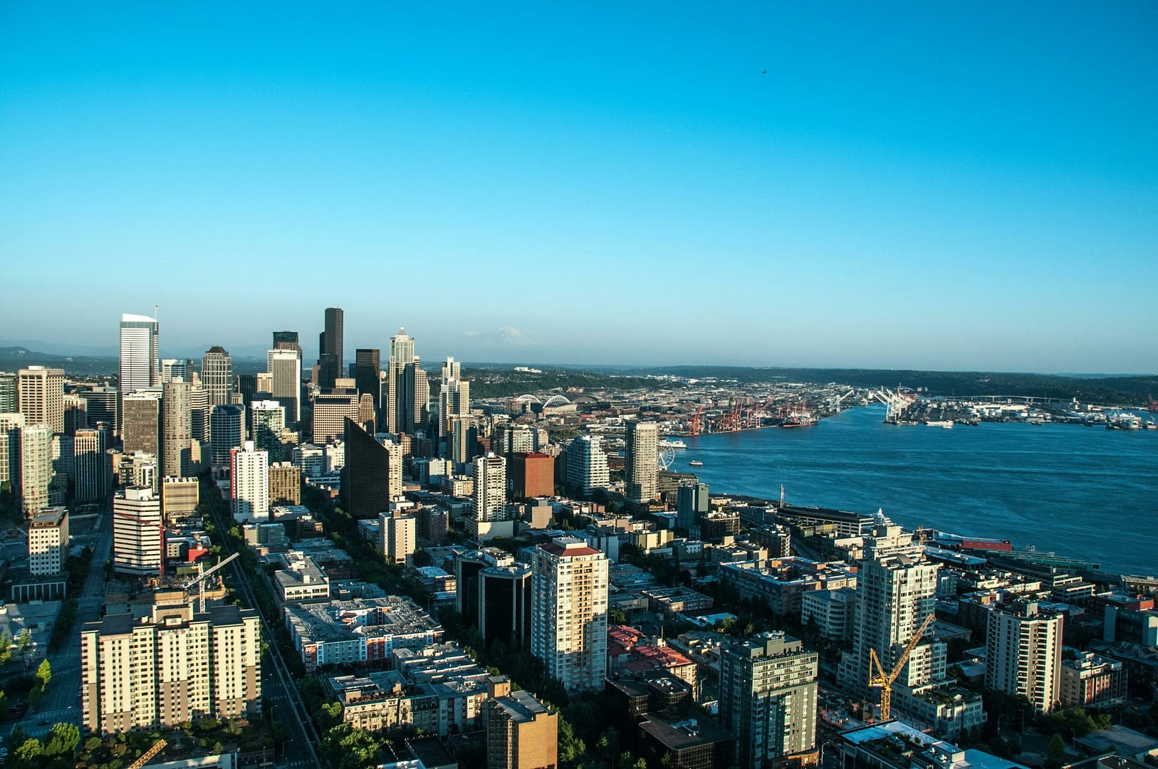 Wasser: Lebenselixier für Körper und Geist 7 Kostenloses Stock Foto zu architektur, blauer himmel, city_skyline