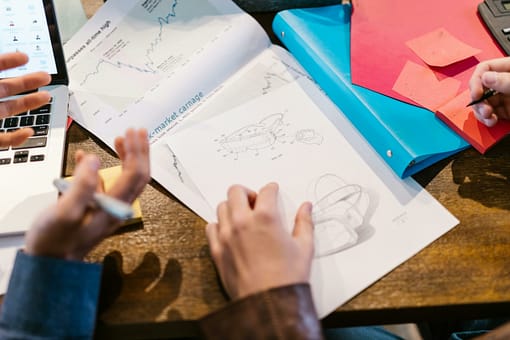 Die Kraft der Visualisierung: Erschaffe deine Zukunft mit einem Visionsboard 5 Kostenloses Stock Foto zu anlaufschleifen, ausbildung, ausfahrt